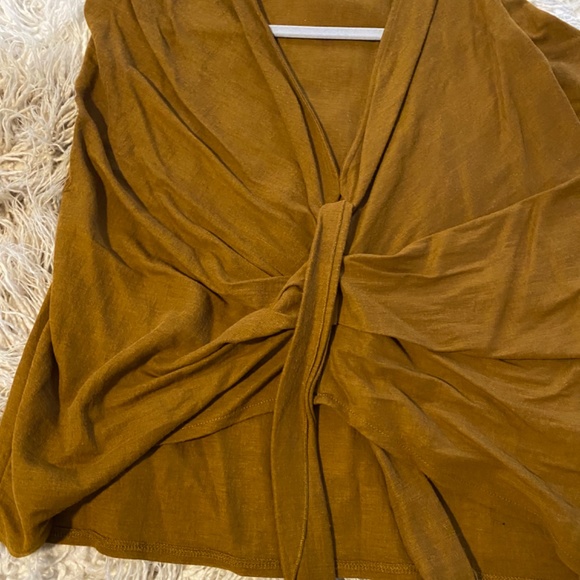 Top - Picture 2 of 2